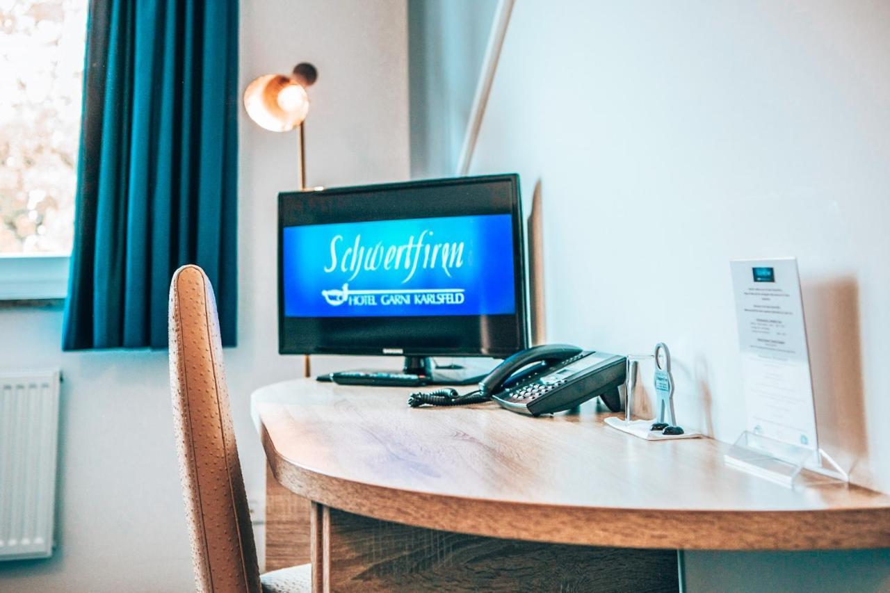 Schwertfirm